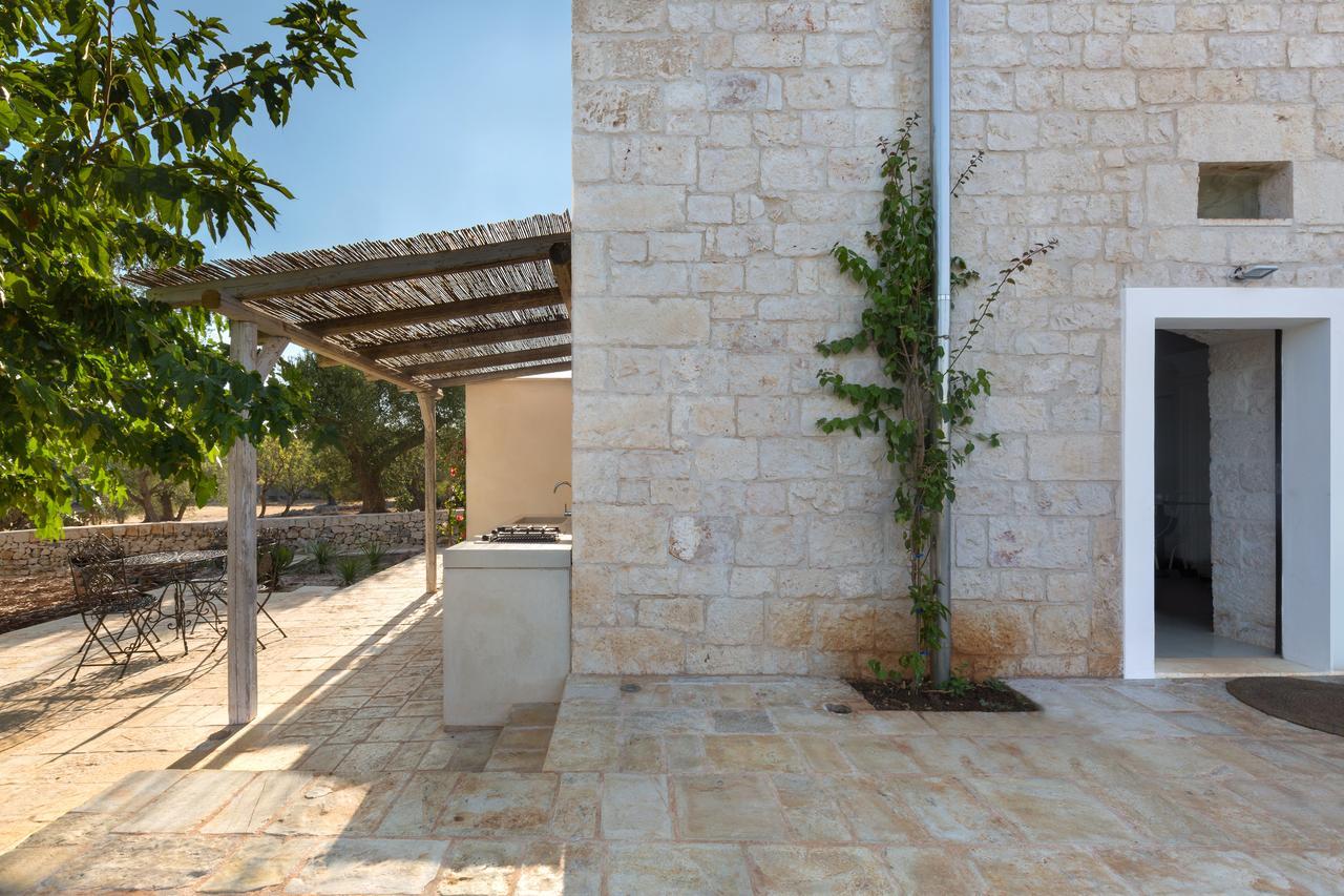 Villa Casale Con Cipresso Ostuni Exterior foto